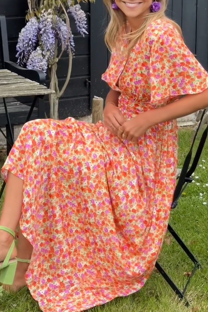 Erin - Classic V-Neck Dress
